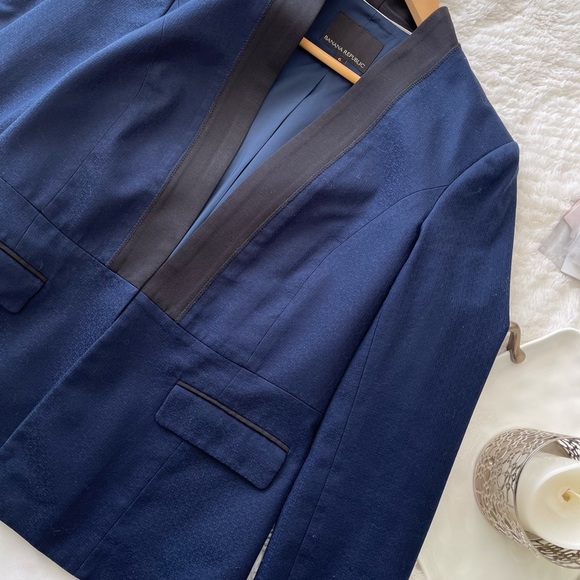 Banana Republic Navy Blue Tuxedo Blazer (size 6) - Picture 3 of 11